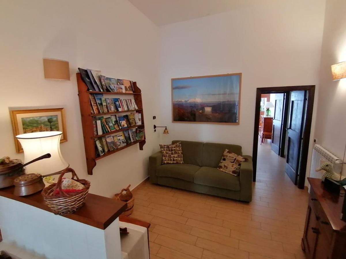 Il Sorriso Apartment Orvinio Bagian luar foto