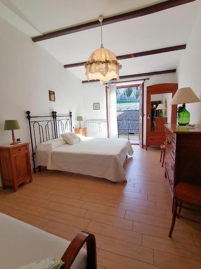 Il Sorriso Apartment Orvinio Bagian luar foto